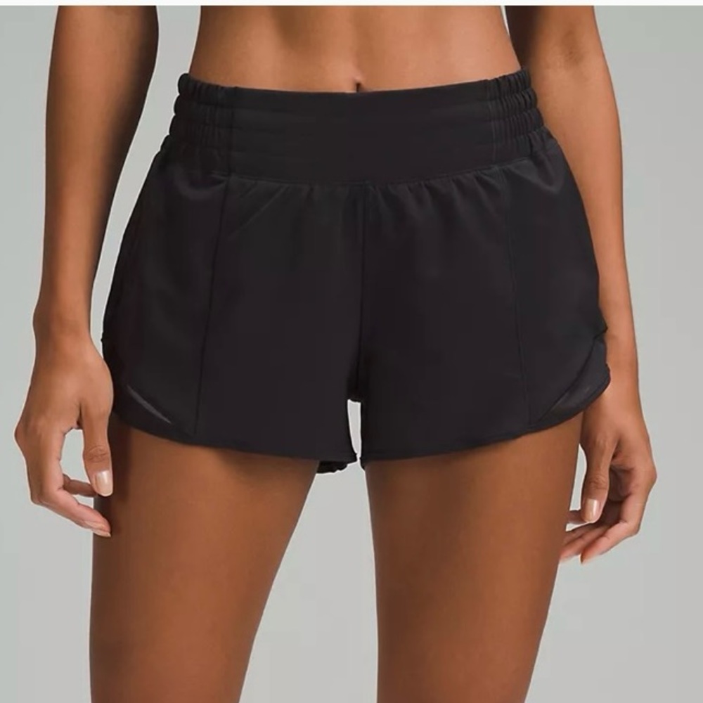 lululemon hotty hot shorts 2.5” size 2